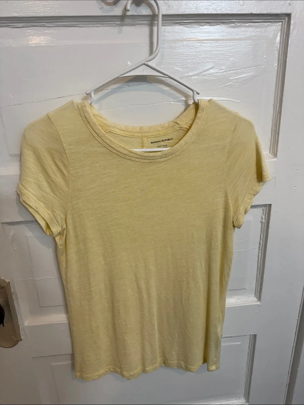 Banana Republic Short Sleeve Crewneck Tee in Light Yellow - Picture 1 of 2